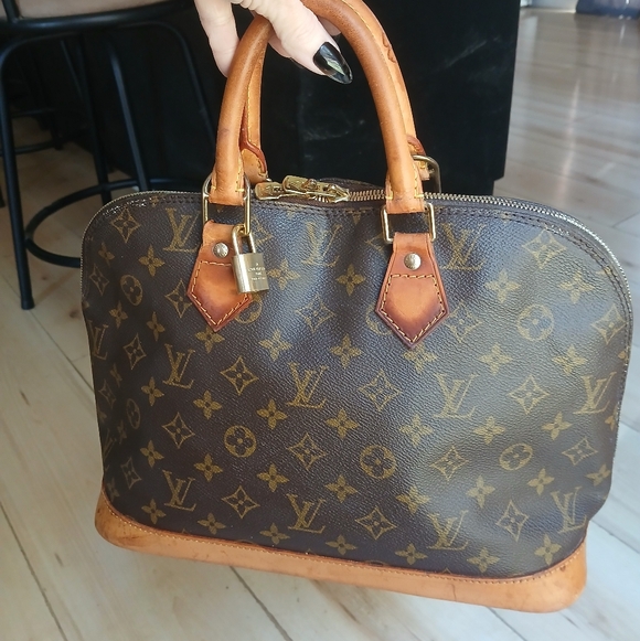 Authentic Vintage Louis Vuitton Brown & Tan Alma PM Monogram Satchel - Picture 10 of 14